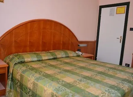 Hotel Lorenzo 3*