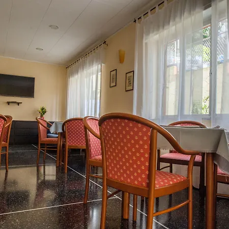 Lorenzo فندق سيلي ليجور