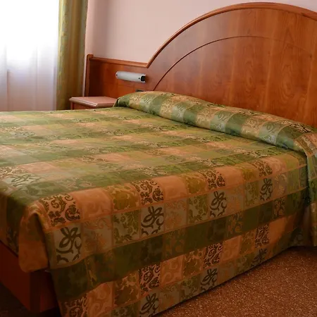 Lorenzo Hotel