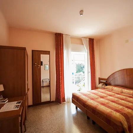 Lorenzo 3* Celle Ligure